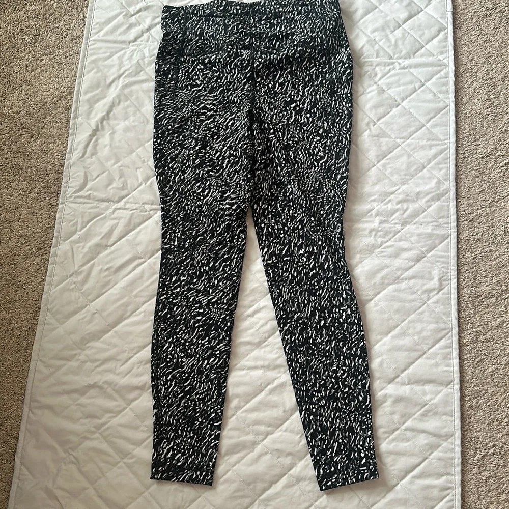 Lululemon Swift Speed High-Rise Tight 28" - Picture 2 of 4